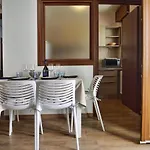 Wind Rose House - Bicamere, Parcheggio Fronte Mare Apartment *